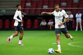 哈登防守端突现亮点,或许给快船提供帮助?.